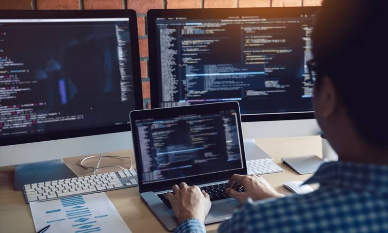数据科学选型：R与Python如何赋能阿鲁科尔沁旗网站建设？